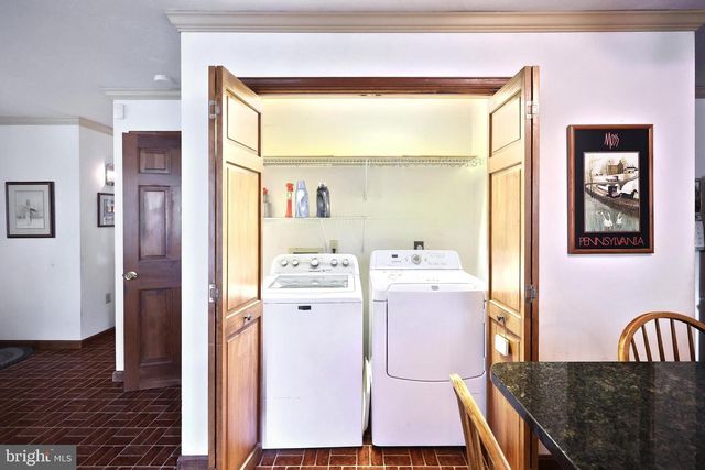 705 WASHINGTON AVE, Hanover, PA 17331