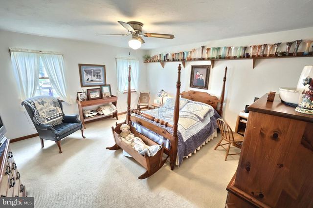 705 WASHINGTON AVE, Hanover, PA 17331
