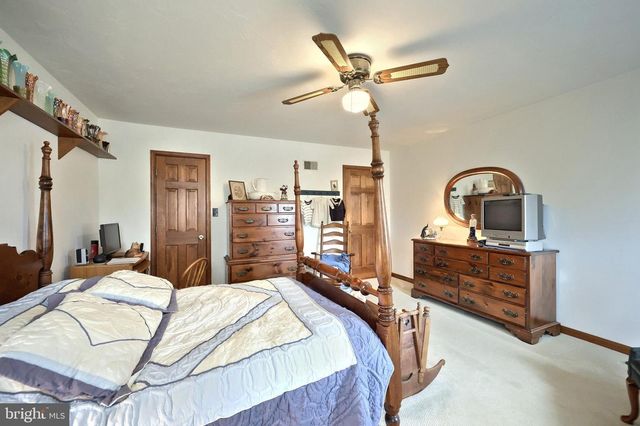 705 WASHINGTON AVE, Hanover, PA 17331