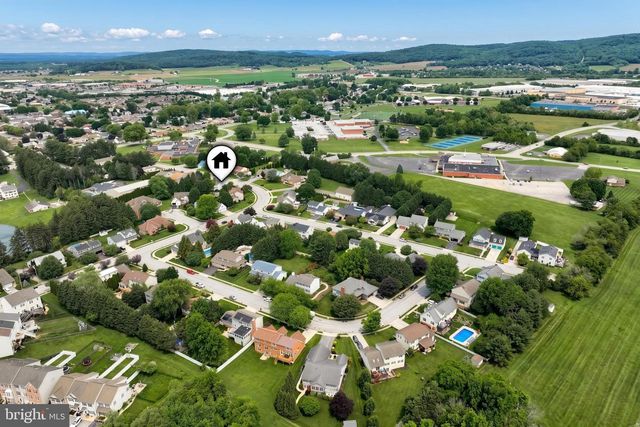 705 WASHINGTON AVE, Hanover, PA 17331