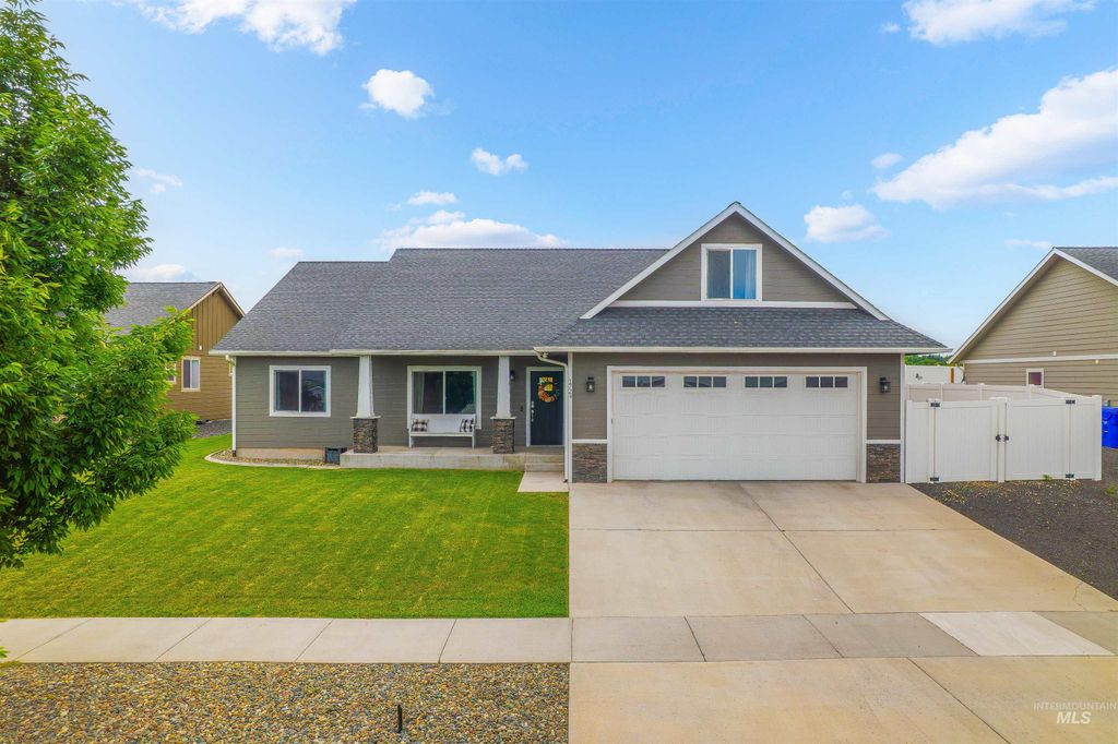 1724 Pioneer Dr, Lewiston, ID 83501