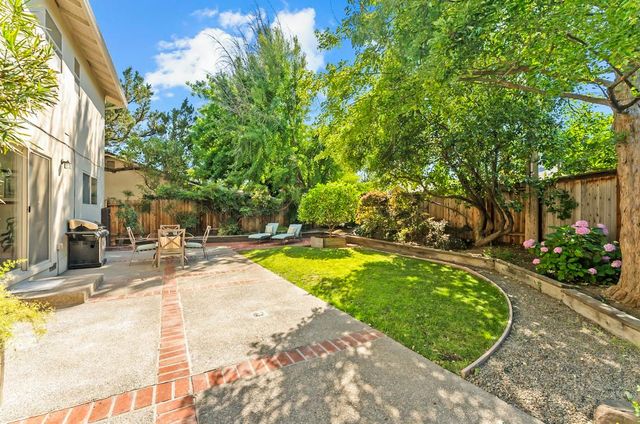 5249 Diablo Dr, Sacramento, CA 95842