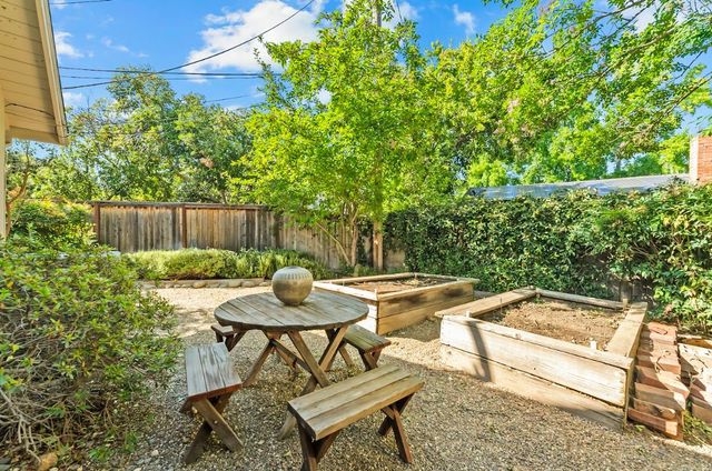 5249 Diablo Dr, Sacramento, CA 95842