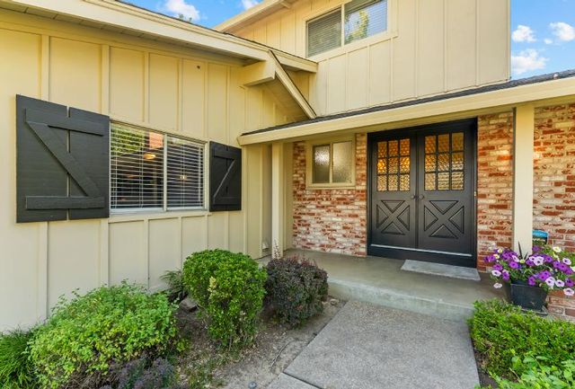 5249 Diablo Dr, Sacramento, CA 95842