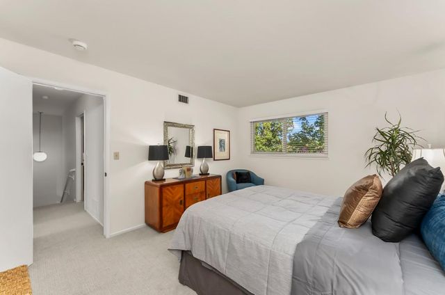 5249 Diablo Dr, Sacramento, CA 95842