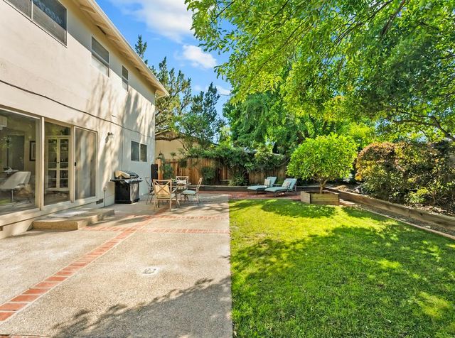 5249 Diablo Dr, Sacramento, CA 95842