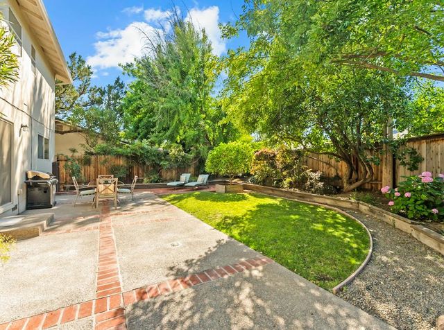 5249 Diablo Dr, Sacramento, CA 95842