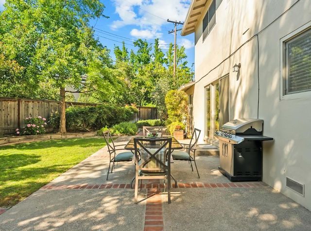5249 Diablo Dr, Sacramento, CA 95842