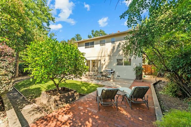 5249 Diablo Dr, Sacramento, CA 95842