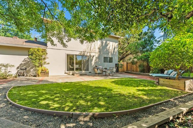 5249 Diablo Dr, Sacramento, CA 95842