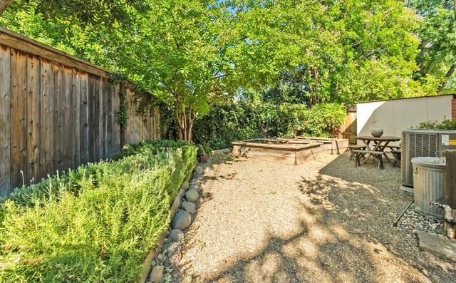 5249 Diablo Dr, Sacramento, CA 95842