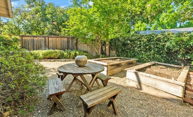 5249 Diablo Dr, Sacramento, CA 95842