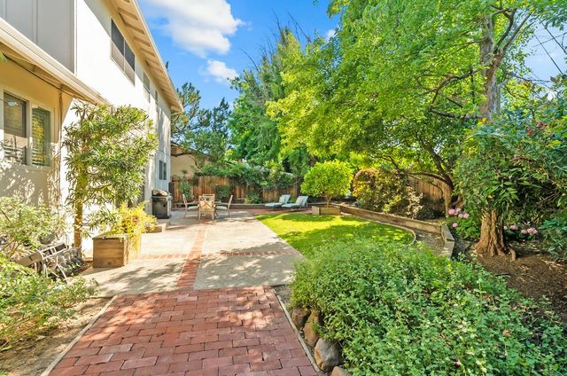 5249 Diablo Dr, Sacramento, CA 95842