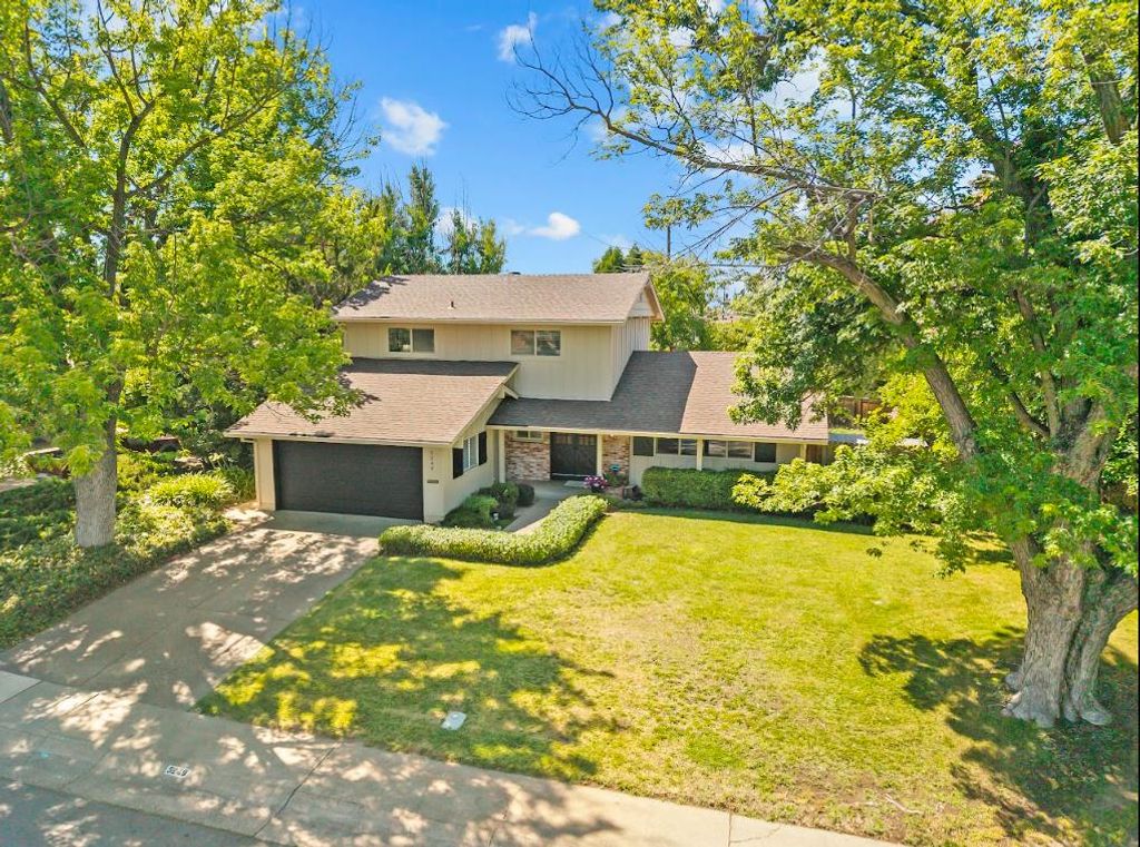 5249 Diablo Dr, Sacramento, CA 95842