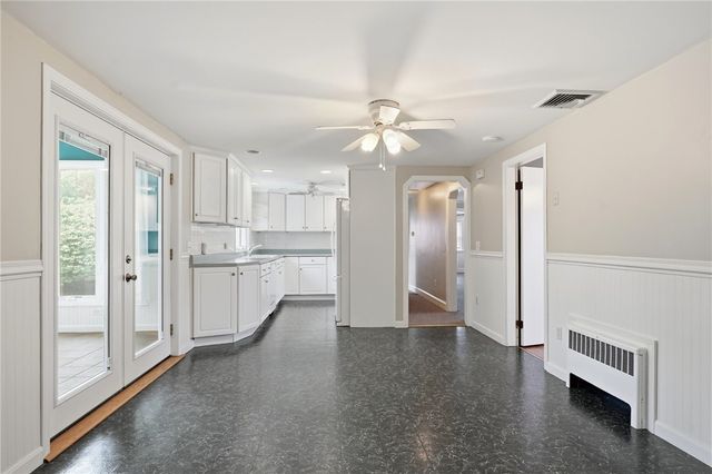 54 Winthrop Street, East Providence, RI 02915