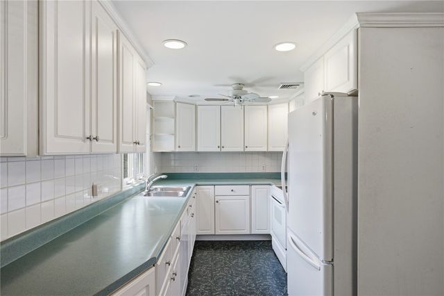 54 Winthrop Street, East Providence, RI 02915