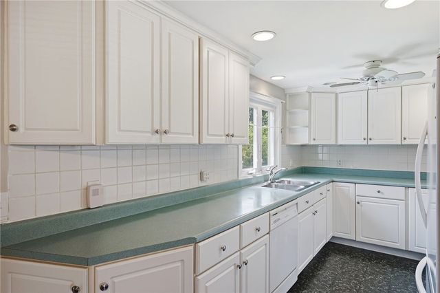 54 Winthrop Street, East Providence, RI 02915