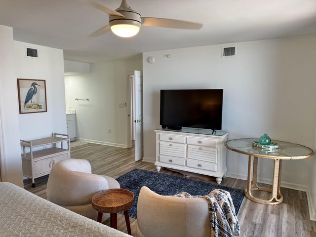 8560 Queensway Blvd Apt 1703, Myrtle Beach, SC 29572