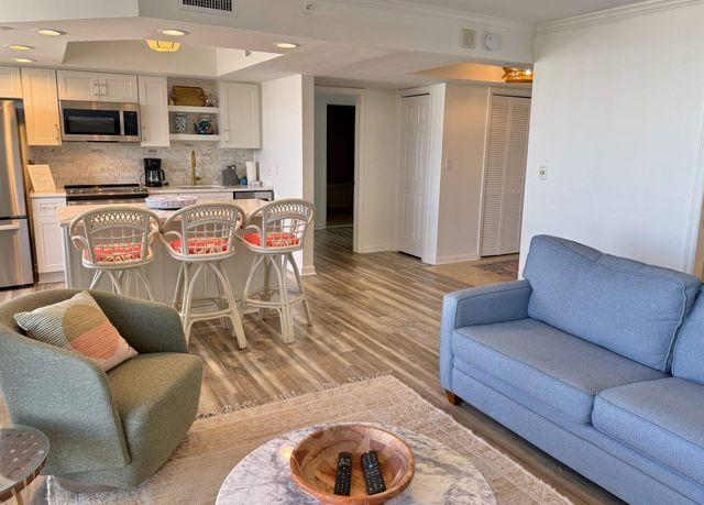 8560 Queensway Blvd Apt 1703, Myrtle Beach, SC 29572