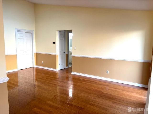 98 Keystone Court, Edison, NJ 08817