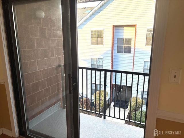 98 Keystone Court, Edison, NJ 08817