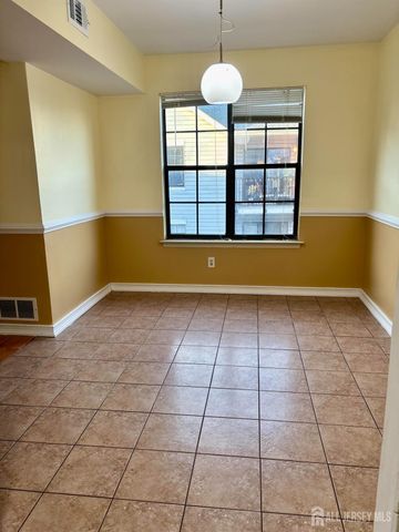 98 Keystone Court, Edison, NJ 08817