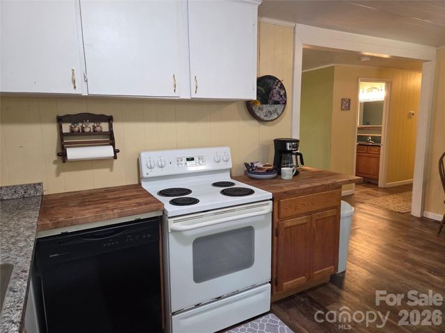 61 Huffman Road, Asheville, NC 28806