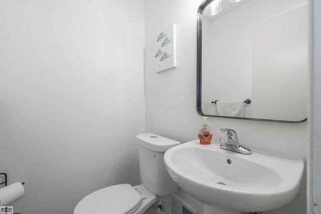 28328 Palm Beach Drive, Warren, MI 48093