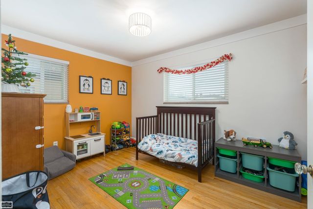 28328 Palm Beach Drive, Warren, MI 48093