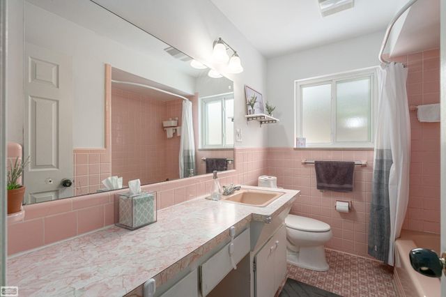 28328 Palm Beach Drive, Warren, MI 48093