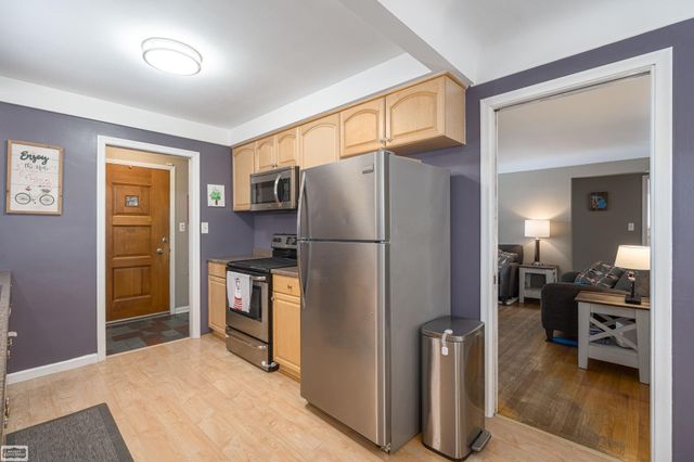 28328 Palm Beach Drive, Warren, MI 48093