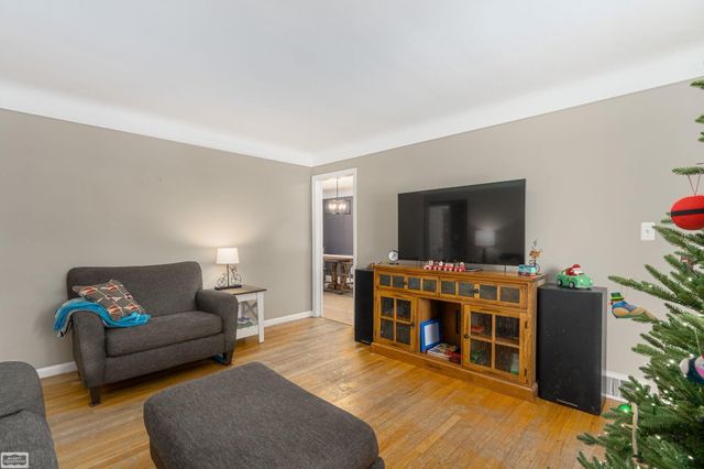 28328 Palm Beach Drive, Warren, MI 48093