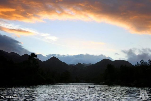 2374 Laguna Circle Road, Agoura Hills, CA 91301