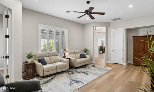 31613 N 19TH Avenue, Phoenix, AZ 85085