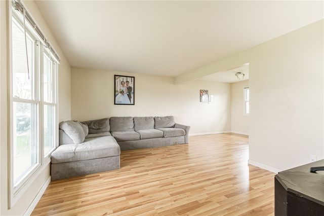 49 Rogers Drive, Gates, NY 14606