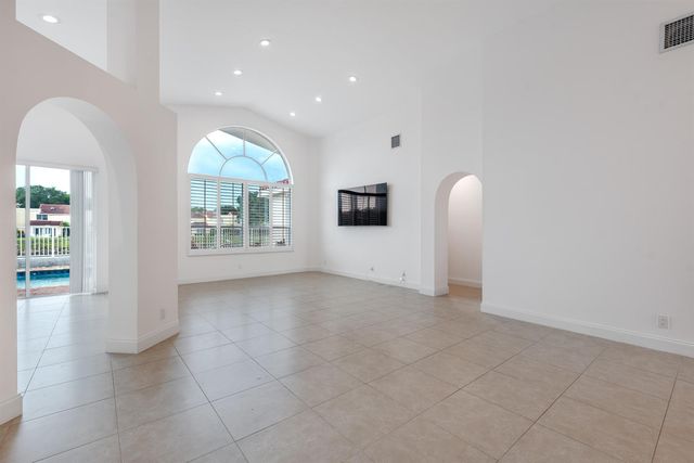 23390 TORRE Circle, Boca Raton, FL 33433