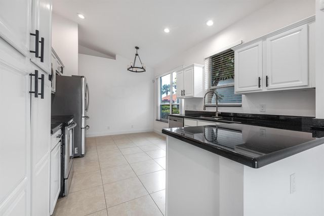 23390 TORRE Circle, Boca Raton, FL 33433