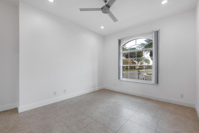 23390 TORRE Circle, Boca Raton, FL 33433