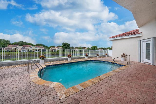 23390 TORRE Circle, Boca Raton, FL 33433