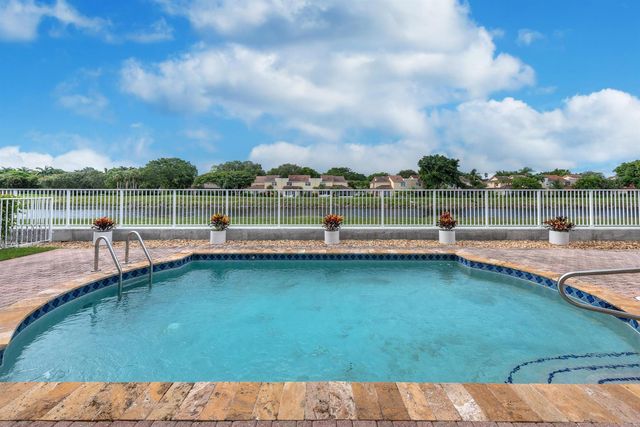 23390 TORRE Circle, Boca Raton, FL 33433