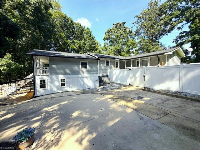 3950 Cole Avenue, High Point, NC 27265