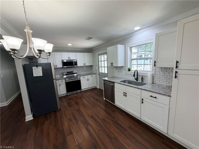 3950 Cole Avenue, High Point, NC 27265