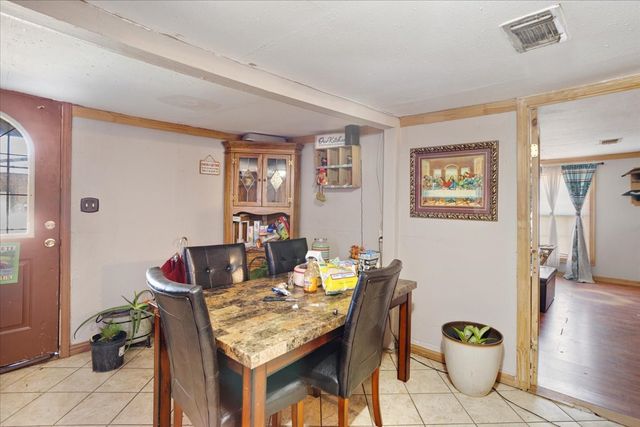 709 E Garnett Street, Gainesville, TX 76240