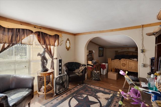 709 E Garnett Street, Gainesville, TX 76240