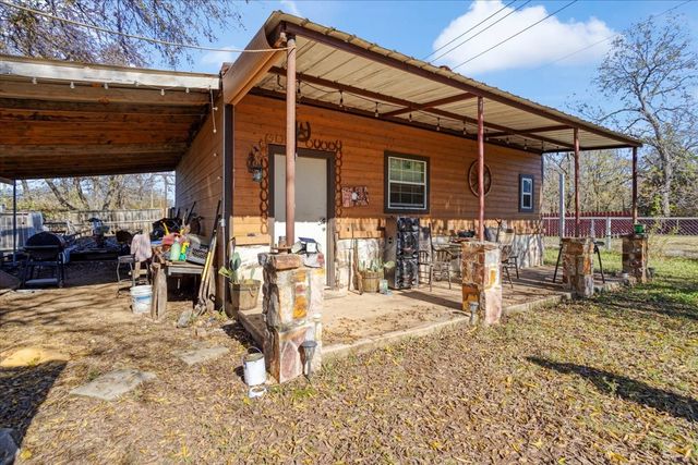 709 E Garnett Street, Gainesville, TX 76240