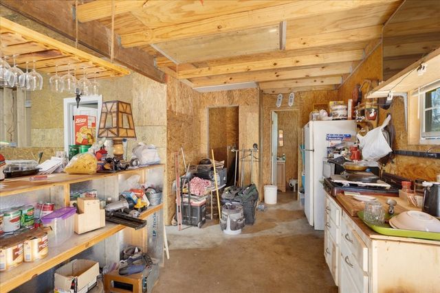 709 E Garnett Street, Gainesville, TX 76240