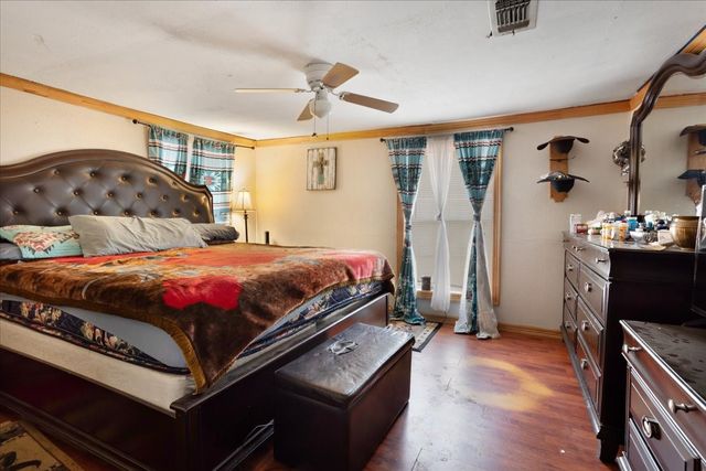 709 E Garnett Street, Gainesville, TX 76240