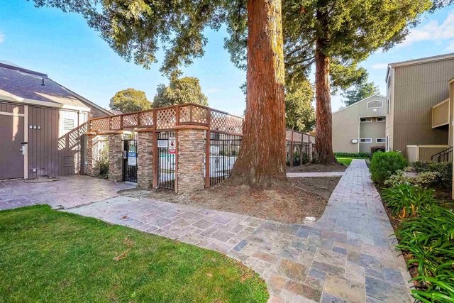 3232 Red Cedar Ter, Fremont, CA 94536