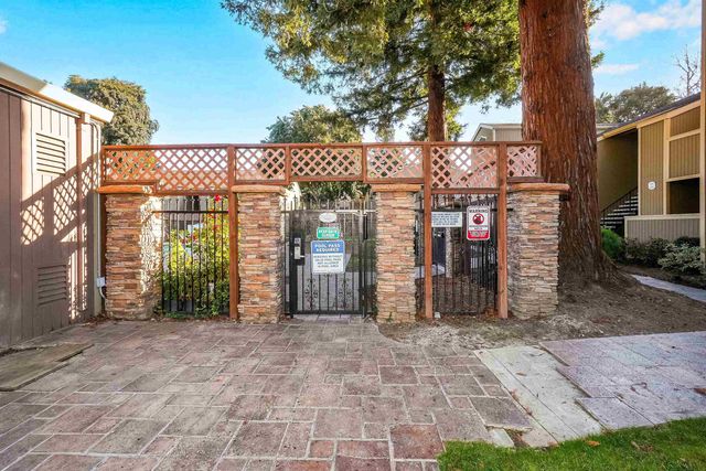 3232 Red Cedar Ter, Fremont, CA 94536