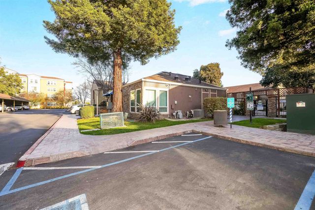 3232 Red Cedar Ter, Fremont, CA 94536